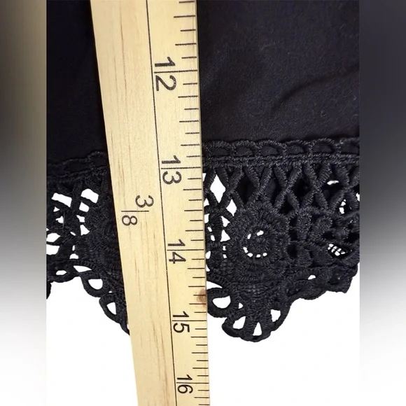 Mudd black halter top crochet detail size XL preowned festival boho - Picture 3 of 6